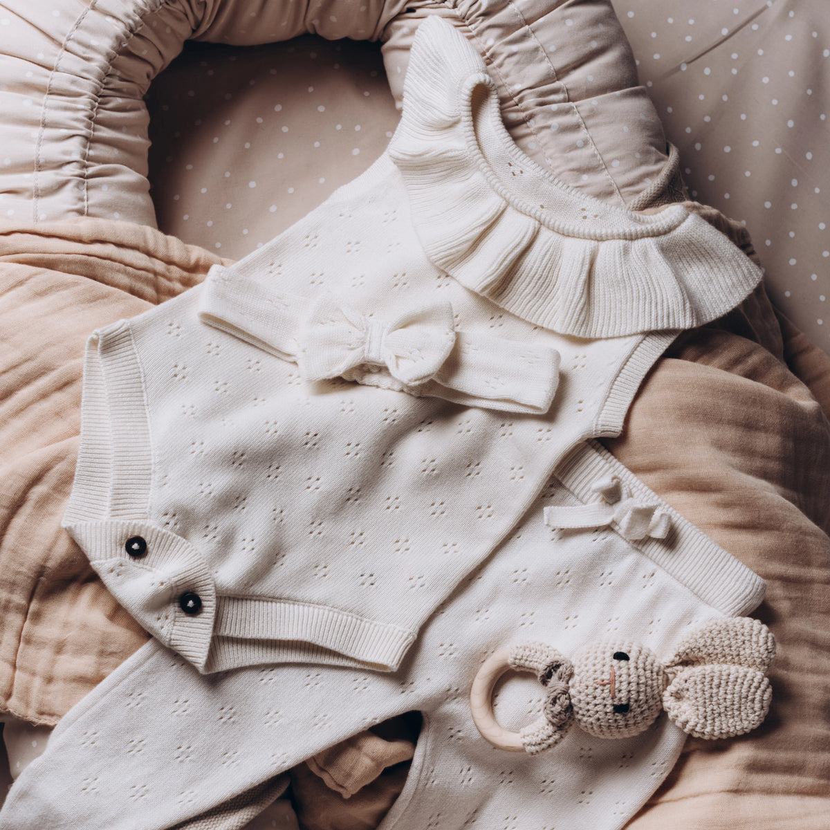 Elegant Baby Girl Knit Set with Bow